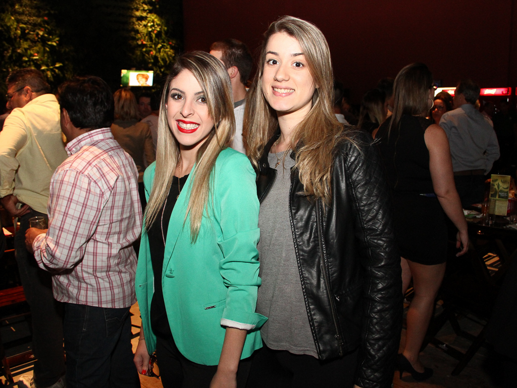 Quintal do Espeto inaugurou sua 4 ª unidade com show do cantor Jorge Aragão Quintal do Espeto inaugurou sua 4 ª unidade com show do cantor Jorge Aragão