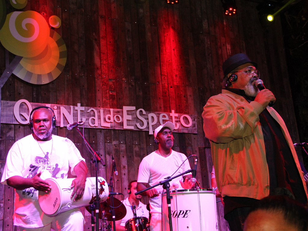 Quintal do Espeto inaugurou sua 4 ª unidade com show do cantor Jorge Aragão Quintal do Espeto inaugurou sua 4 ª unidade com show do cantor Jorge Aragão