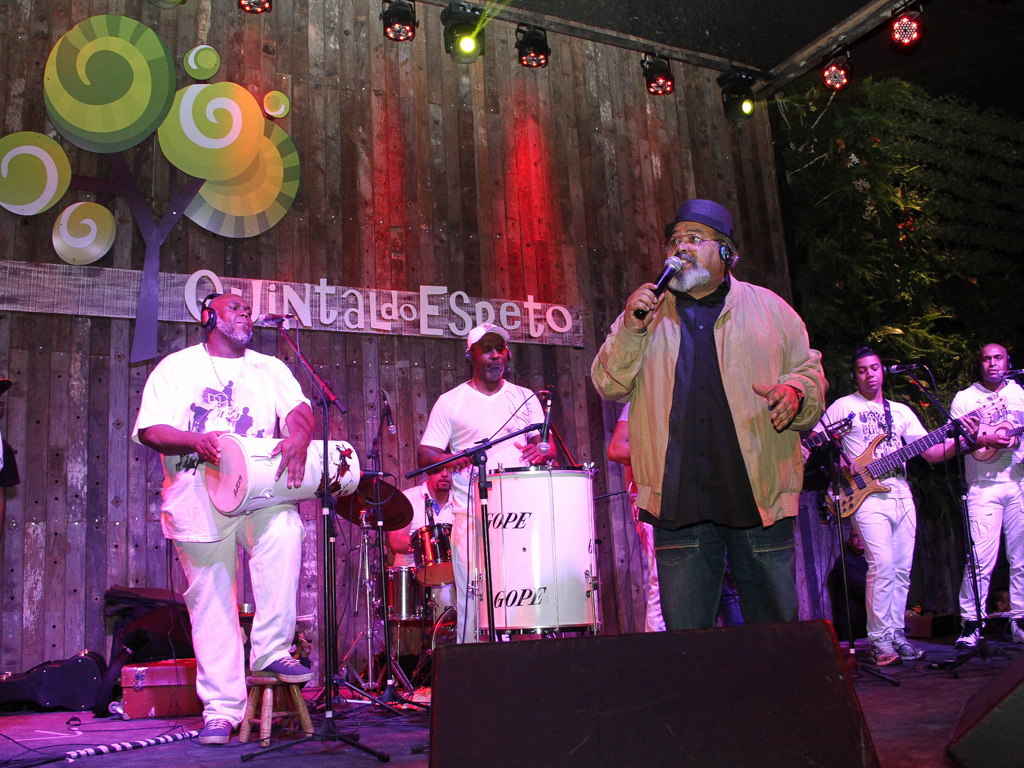 Quintal do Espeto inaugurou sua 4 ª unidade com show do cantor Jorge Aragão Quintal do Espeto inaugurou sua 4 ª unidade com show do cantor Jorge Aragão