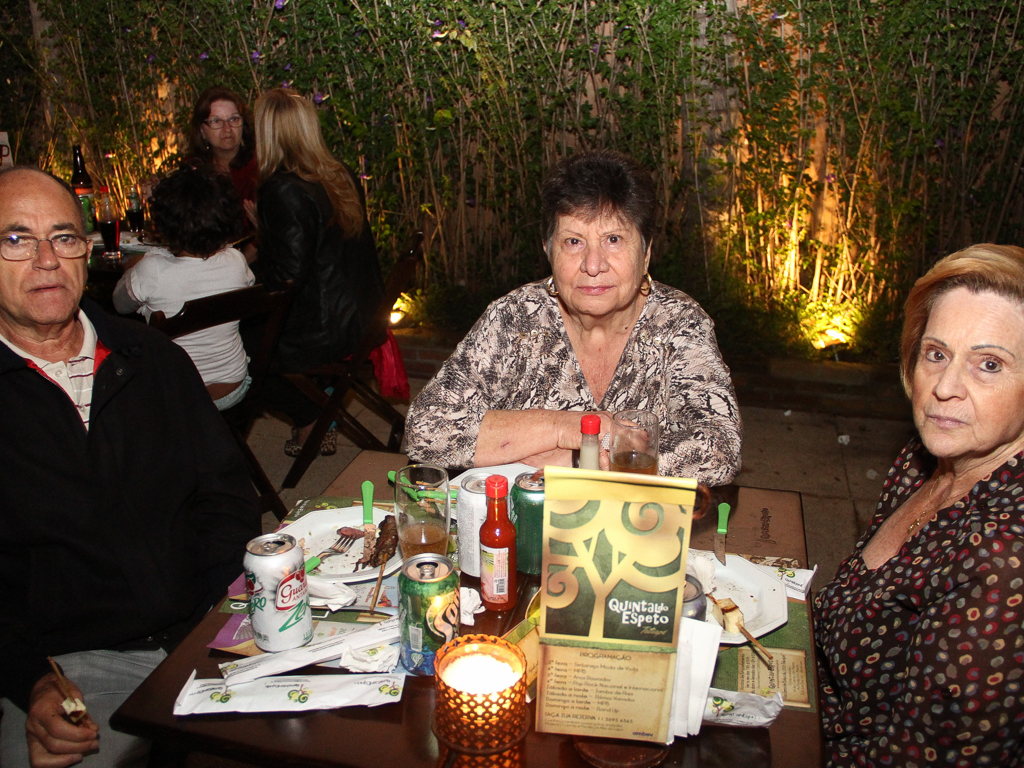 Quintal do Espeto inaugurou sua 4 ª unidade com show do cantor Jorge Aragão Quintal do Espeto inaugurou sua 4 ª unidade com show do cantor Jorge Aragão