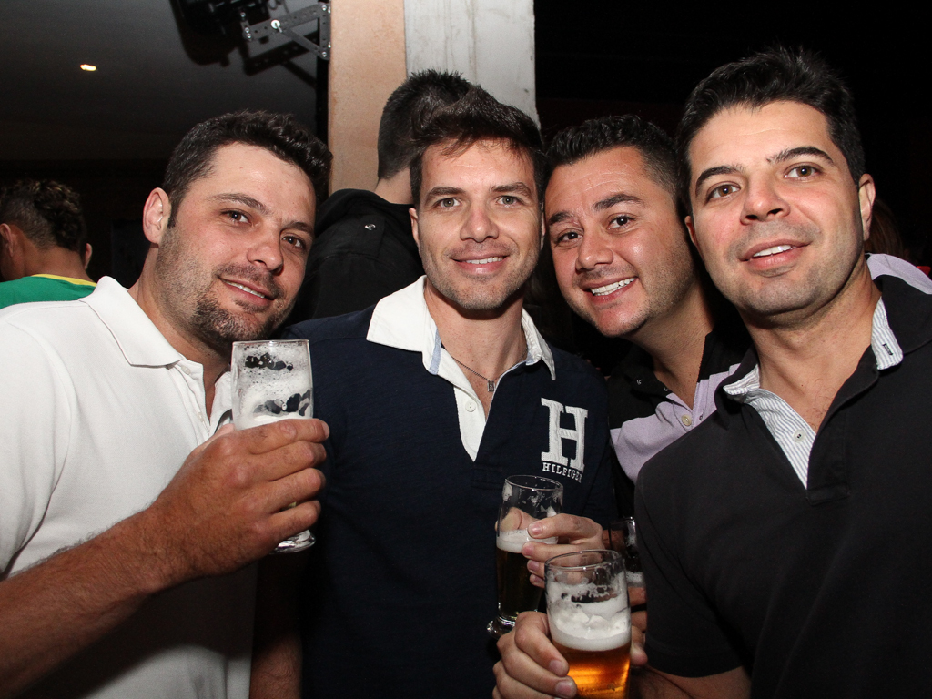 Quintal do Espeto inaugurou sua 4 ª unidade com show do cantor Jorge Aragão Quintal do Espeto inaugurou sua 4 ª unidade com show do cantor Jorge Aragão