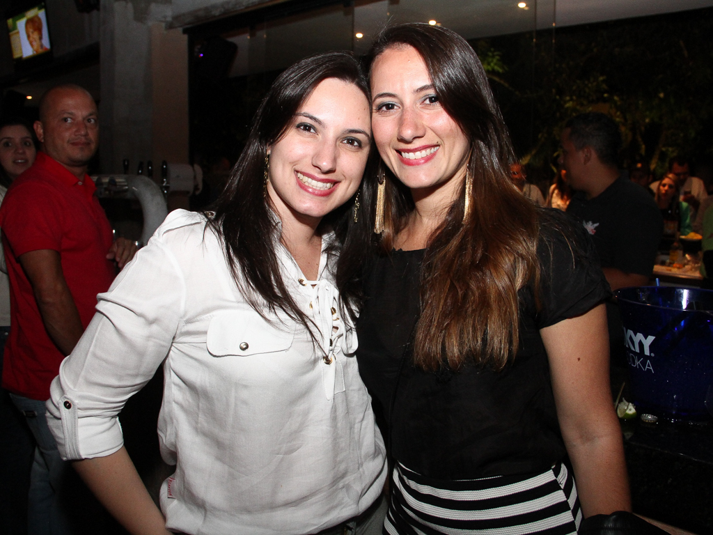 Quintal do Espeto inaugurou sua 4 ª unidade com show do cantor Jorge Aragão Quintal do Espeto inaugurou sua 4 ª unidade com show do cantor Jorge Aragão