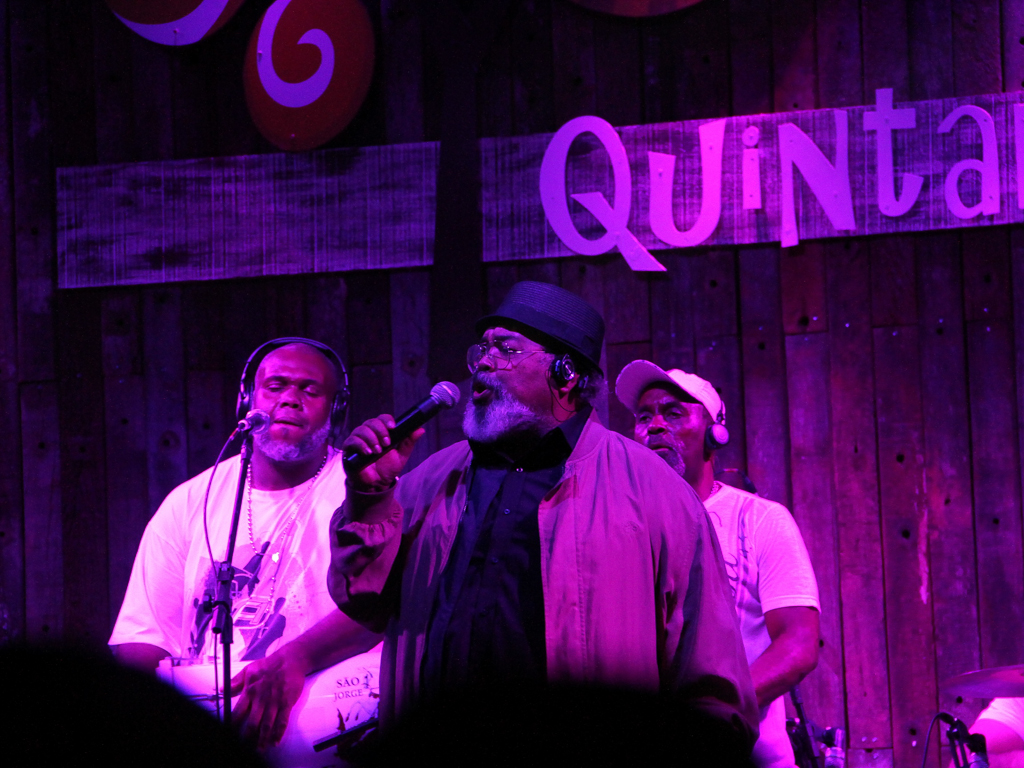 Quintal do Espeto inaugurou sua 4 ª unidade com show do cantor Jorge Aragão Quintal do Espeto inaugurou sua 4 ª unidade com show do cantor Jorge Aragão