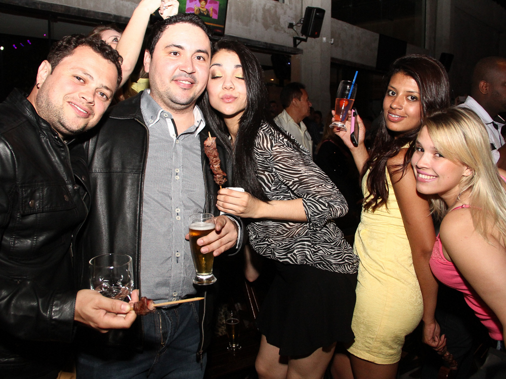 Quintal do Espeto inaugurou sua 4 ª unidade com show do cantor Jorge Aragão Quintal do Espeto inaugurou sua 4 ª unidade com show do cantor Jorge Aragão