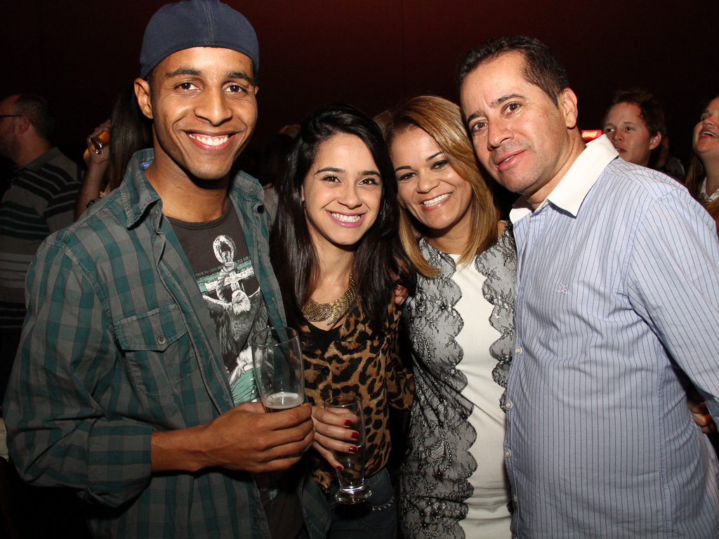 Quintal do Espeto inaugurou sua 4 ª unidade com show do cantor Jorge Aragão Quintal do Espeto inaugurou sua 4 ª unidade com show do cantor Jorge Aragão