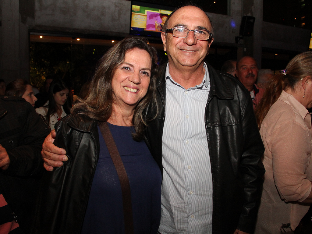 Quintal do Espeto inaugurou sua 4 ª unidade com show do cantor Jorge Aragão Quintal do Espeto inaugurou sua 4 ª unidade com show do cantor Jorge Aragão