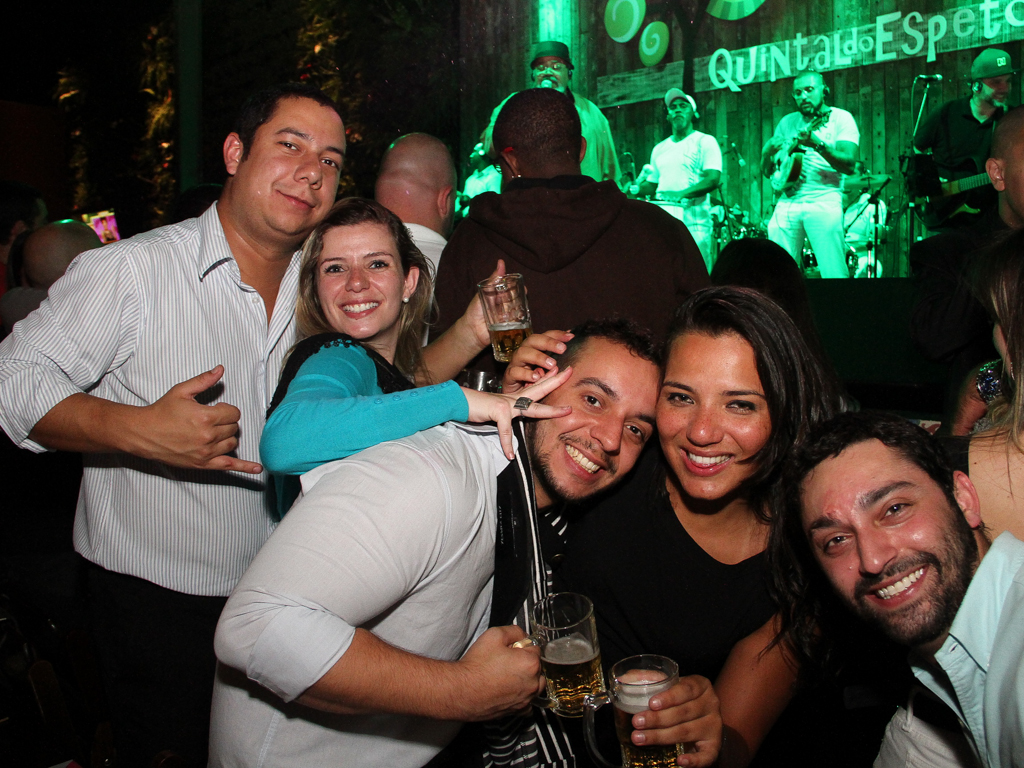 Quintal do Espeto inaugurou sua 4 ª unidade com show do cantor Jorge Aragão Quintal do Espeto inaugurou sua 4 ª unidade com show do cantor Jorge Aragão