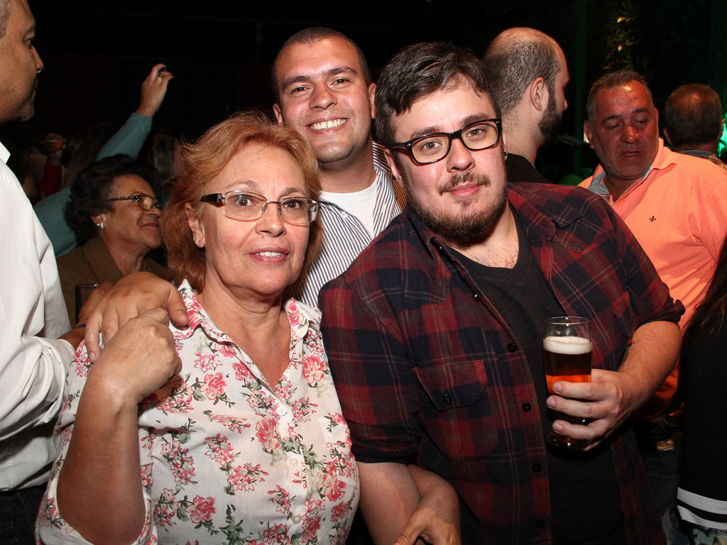 Quintal do Espeto inaugurou sua 4 ª unidade com show do cantor Jorge Aragão Quintal do Espeto inaugurou sua 4 ª unidade com show do cantor Jorge Aragão