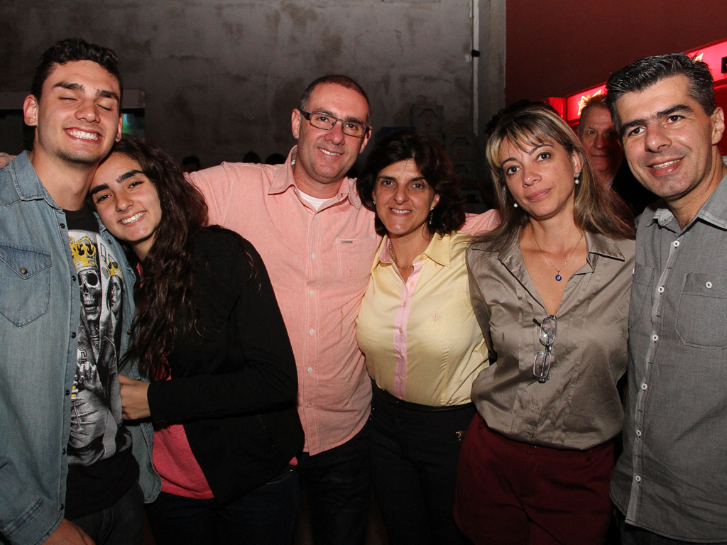 Quintal do Espeto inaugurou sua 4 ª unidade com show do cantor Jorge Aragão Quintal do Espeto inaugurou sua 4 ª unidade com show do cantor Jorge Aragão