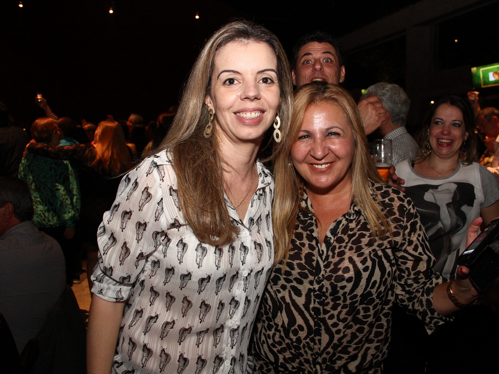 Quintal do Espeto inaugurou sua 4 ª unidade com show do cantor Jorge Aragão Quintal do Espeto inaugurou sua 4 ª unidade com show do cantor Jorge Aragão