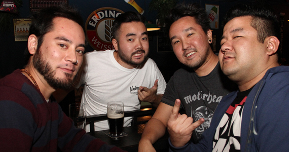 Acoustic rock e double heineken na terça-feira no St. Johns Irish Pub