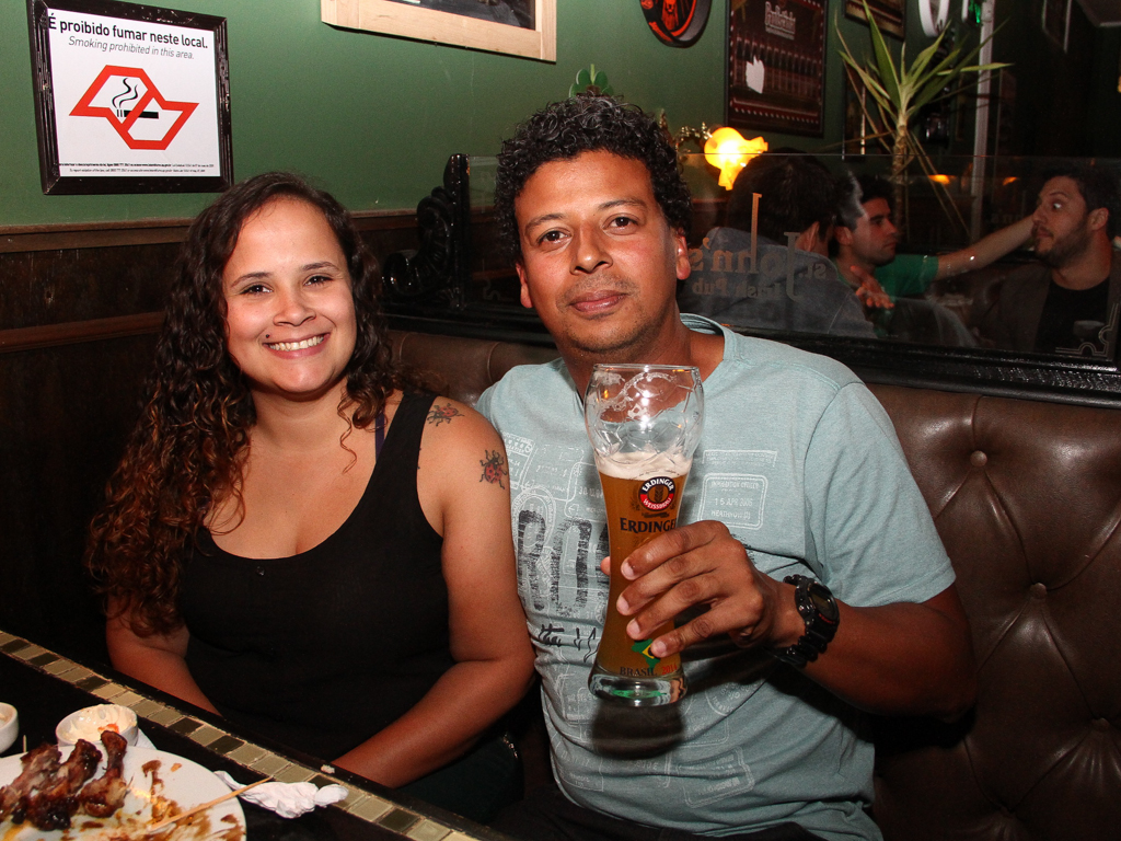 Acoustic rock e double heineken na terça-feira no St. Johns Irish Pub Acoustic rock e double heineken na terça-feira no St. Johns Irish Pub