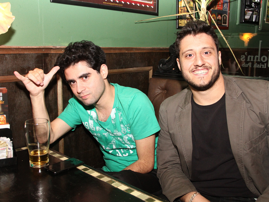 Acoustic rock e double heineken na terça-feira no St. Johns Irish Pub Acoustic rock e double heineken na terça-feira no St. Johns Irish Pub