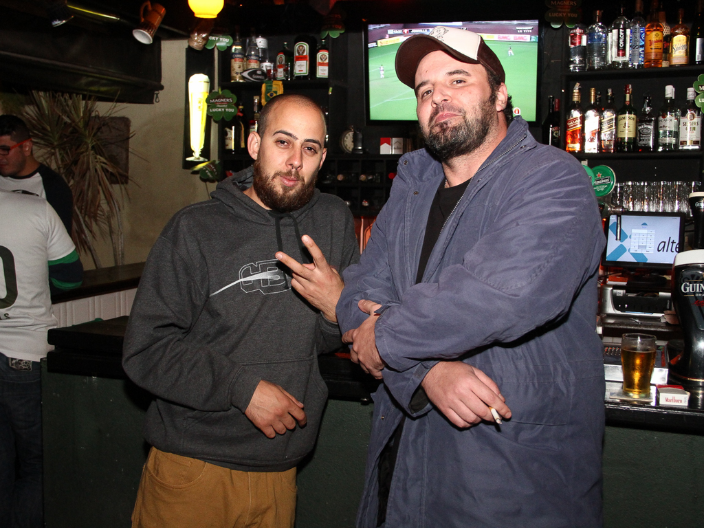 Acoustic rock e double heineken na terça-feira no St. Johns Irish Pub Acoustic rock e double heineken na terça-feira no St. Johns Irish Pub