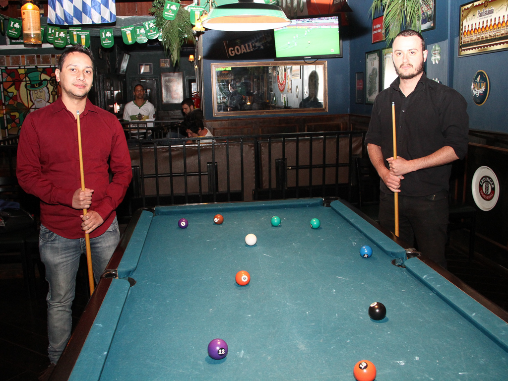 Acoustic rock e double heineken na terça-feira no St. Johns Irish Pub Acoustic rock e double heineken na terça-feira no St. Johns Irish Pub