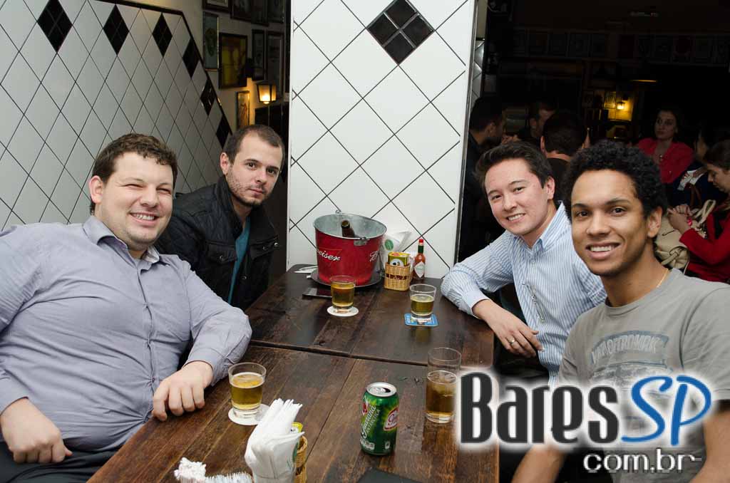 Legítimo Bar transmitiu os jogos do campeonato brasileiro e para acompanhar o saboroso chope Brahma Legítimo Bar transmitiu os jogos do campeonato brasileiro e para acompanhar o saboroso chope Brahma