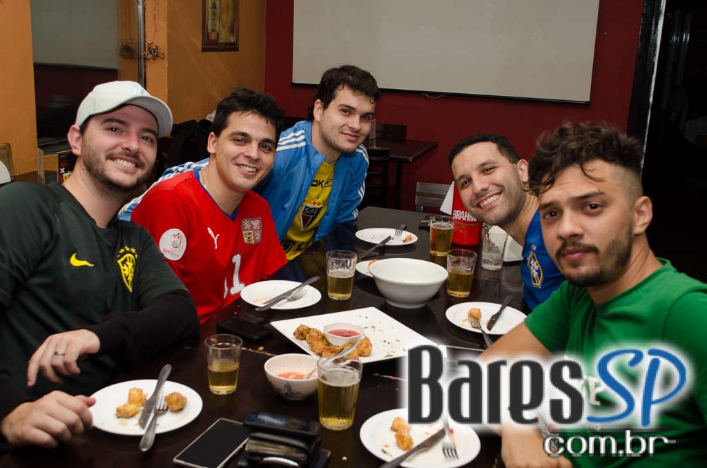 Gongo Bar ofereceu descontraído happy hour com promoções especiais Gongo Bar ofereceu descontraído happy hour com promoções especiais