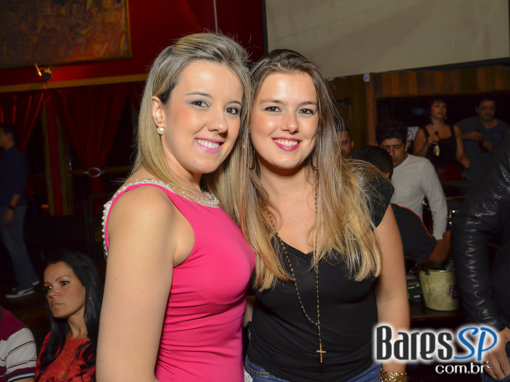 Banda Extase se apresentou no palco do The K. Pub Banda Extase se apresentou no palco do The K. Pub