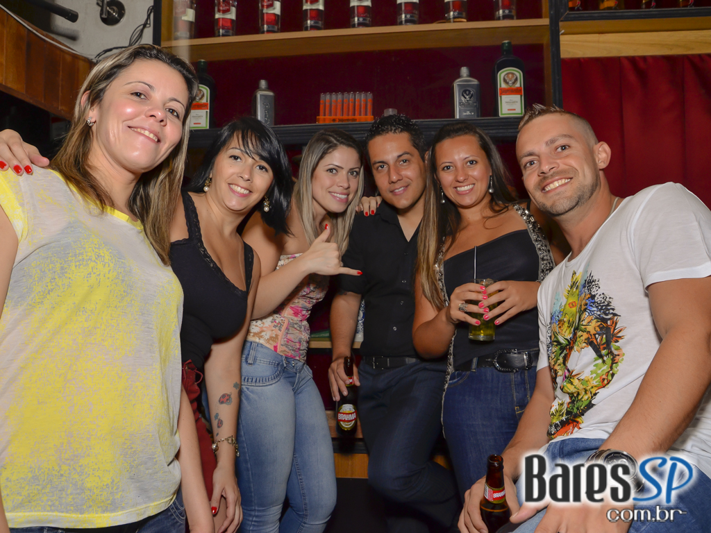 Banda Extase se apresentou no palco do The K. Pub Banda Extase se apresentou no palco do The K. Pub