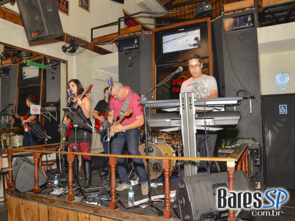 Banda Extase se apresentou no palco do The K. Pub Banda Extase se apresentou no palco do The K. Pub