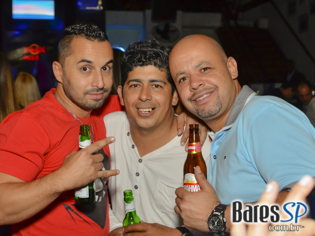 Banda Extase se apresentou no palco do The K. Pub Banda Extase se apresentou no palco do The K. Pub