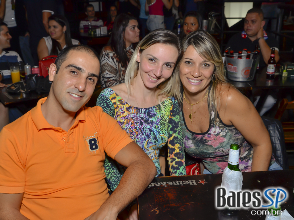 Banda Extase se apresentou no palco do The K. Pub Banda Extase se apresentou no palco do The K. Pub