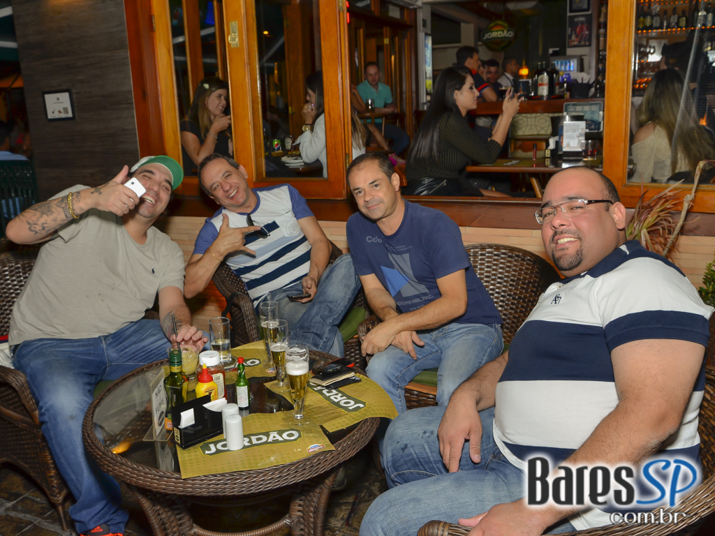 Jordão Bar ofereceu Happy Hour com chope gelado e petiscos Jordão Bar ofereceu Happy Hour com chope gelado e petiscos