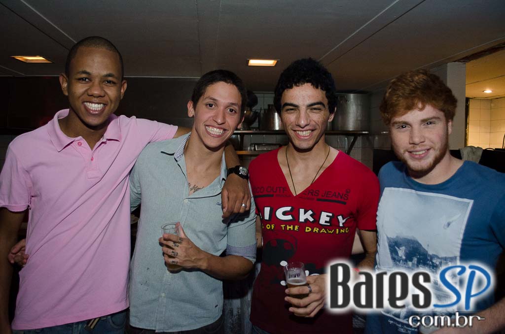 Roda de samba com diversas atrações aconteceu no Vila Duca Botequim do Tatuapé Roda de samba com diversas atrações aconteceu no Vila Duca Botequim do Tatuapé