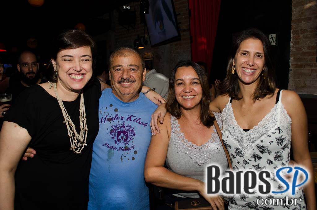 St. George's Pub recebeu show da banda Overman com o melhor do pop e rock St. George's Pub recebeu show da banda Overman com o melhor do pop e rock