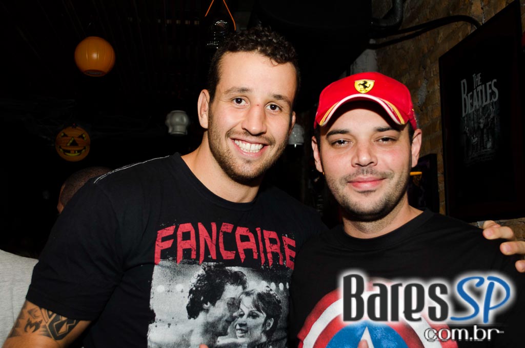 St. George's Pub recebeu show da banda Overman com o melhor do pop e rock St. George's Pub recebeu show da banda Overman com o melhor do pop e rock