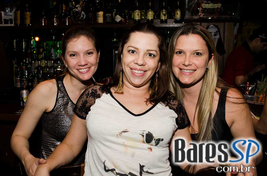 St. George's Pub recebeu show da banda Overman com o melhor do pop e rock St. George's Pub recebeu show da banda Overman com o melhor do pop e rock
