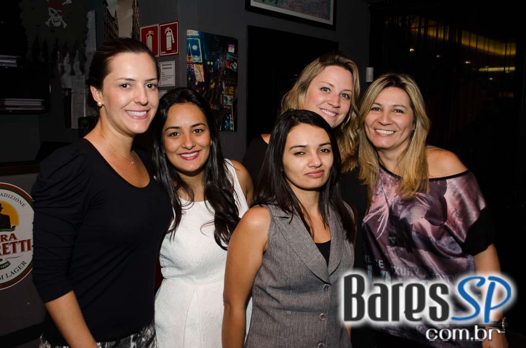 St. George's Pub recebeu show da banda Overman com o melhor do pop e rock St. George's Pub recebeu show da banda Overman com o melhor do pop e rock