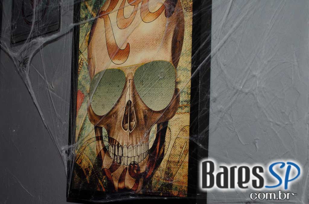 St. George's Pub recebeu show da banda Overman com o melhor do pop e rock St. George's Pub recebeu show da banda Overman com o melhor do pop e rock