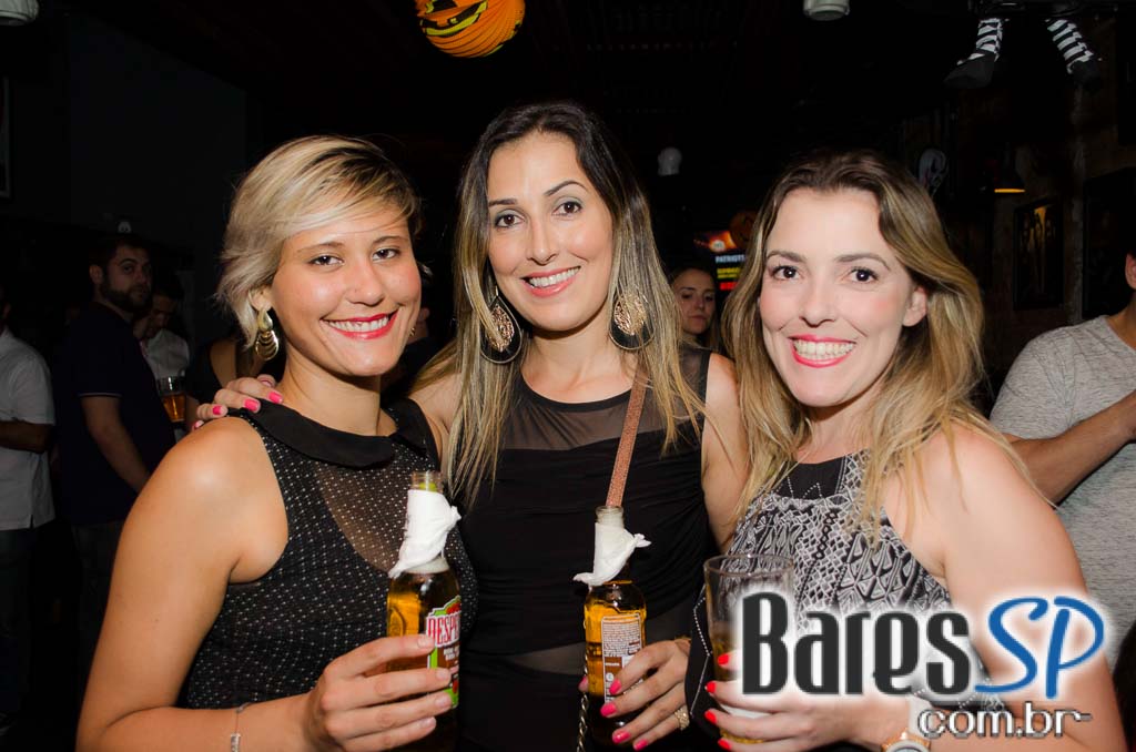 St. George's Pub recebeu show da banda Overman com o melhor do pop e rock St. George's Pub recebeu show da banda Overman com o melhor do pop e rock