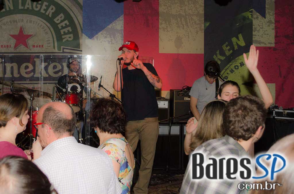 St. George's Pub recebeu show da banda Overman com o melhor do pop e rock St. George's Pub recebeu show da banda Overman com o melhor do pop e rock