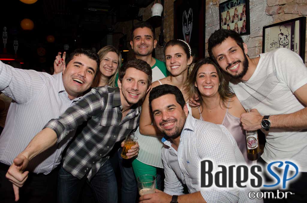 St. George's Pub recebeu show da banda Overman com o melhor do pop e rock St. George's Pub recebeu show da banda Overman com o melhor do pop e rock