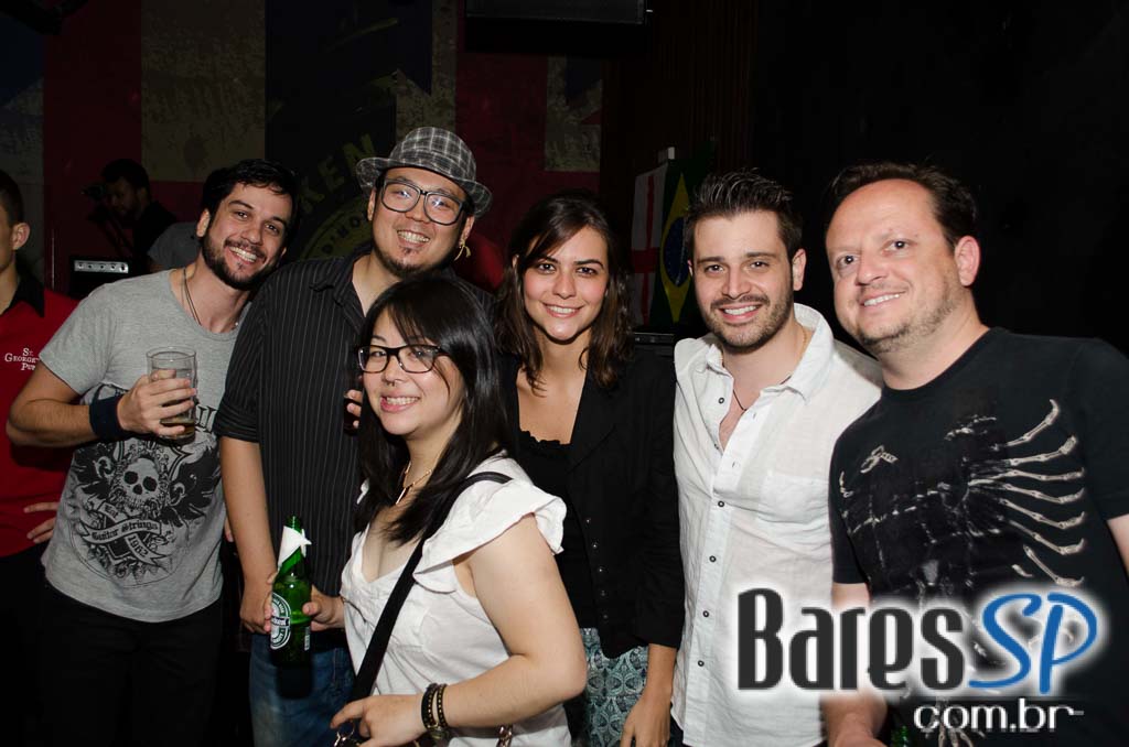 St. George's Pub recebeu show da banda Overman com o melhor do pop e rock St. George's Pub recebeu show da banda Overman com o melhor do pop e rock