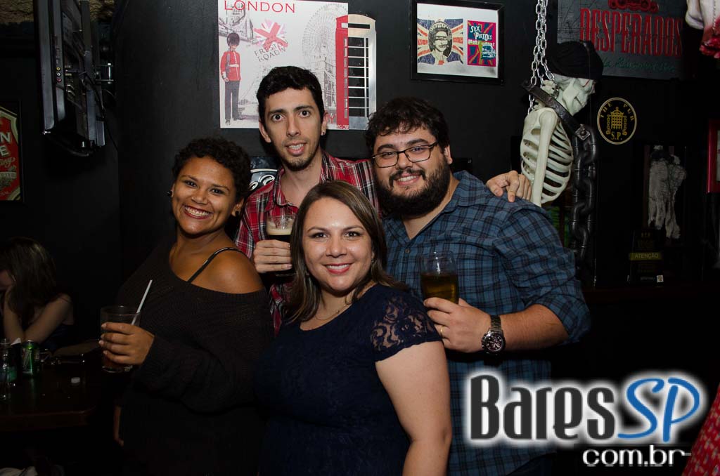 Banda Black & Back e DJ David Rock animaram a noite de sábado do The Pub São Paulo