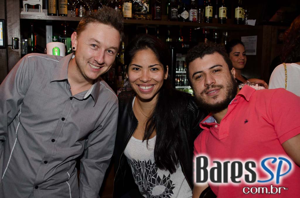 St. George's Pub celebrou aniversário de 1 ano com bandas de rock animando a noite St. George's Pub celebrou aniversário de 1 ano com bandas de rock animando a noite