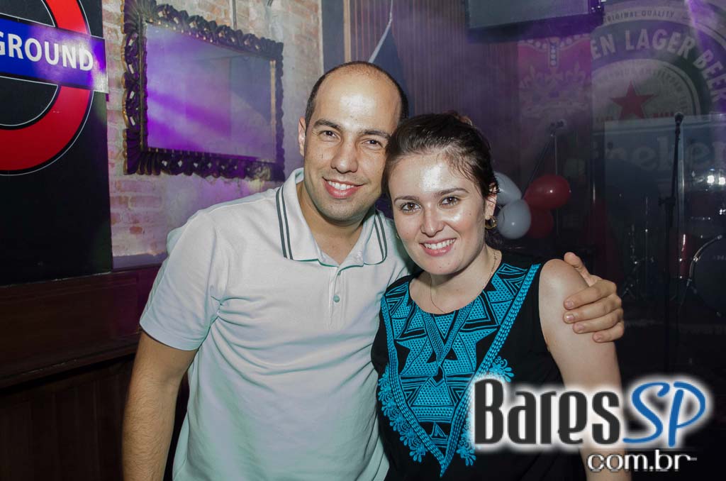 St. George's Pub celebrou aniversário de 1 ano com bandas de rock animando a noite St. George's Pub celebrou aniversário de 1 ano com bandas de rock animando a noite