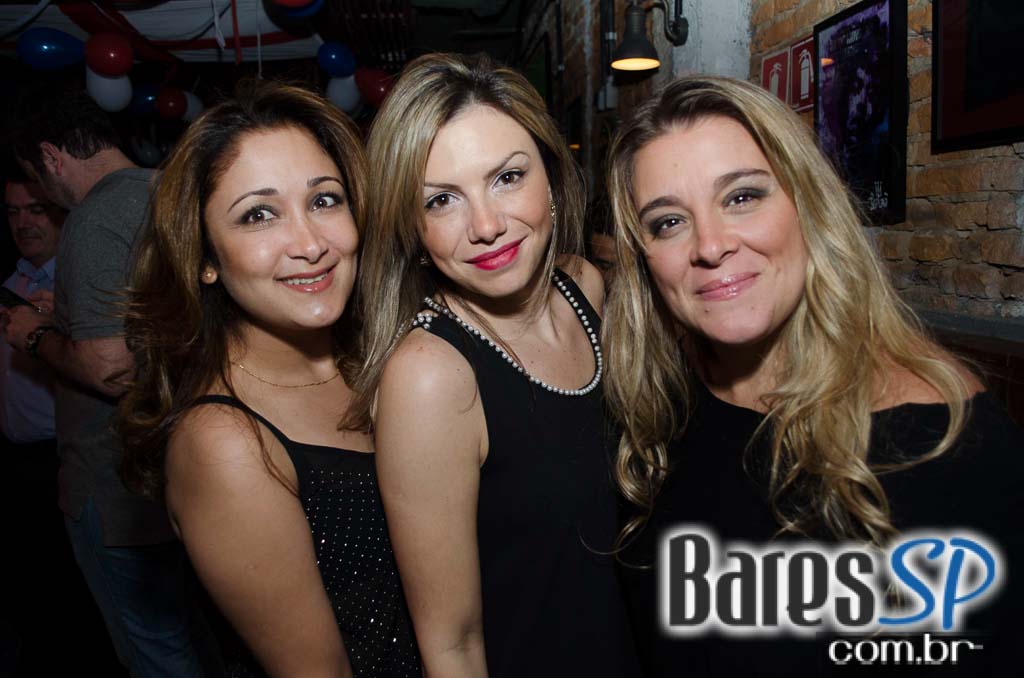 St. George's Pub celebrou aniversário de 1 ano com bandas de rock animando a noite St. George's Pub celebrou aniversário de 1 ano com bandas de rock animando a noite