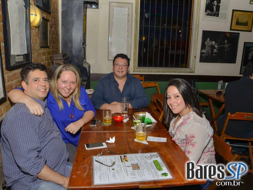 Happy hour com cervejas importadas e drinks especiais aconteceu no Finnegans Pub Happy hour com cervejas importadas e drinks especiais aconteceu no Finnegans Pub