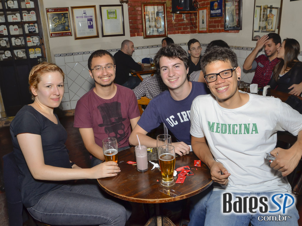 Happy hour com cervejas importadas e drinks especiais aconteceu no Finnegans Pub Happy hour com cervejas importadas e drinks especiais aconteceu no Finnegans Pub