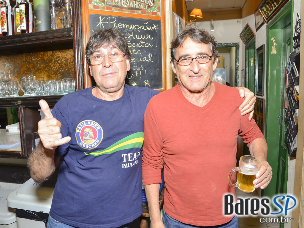 Happy hour com cervejas importadas e drinks especiais aconteceu no Finnegans Pub Happy hour com cervejas importadas e drinks especiais aconteceu no Finnegans Pub