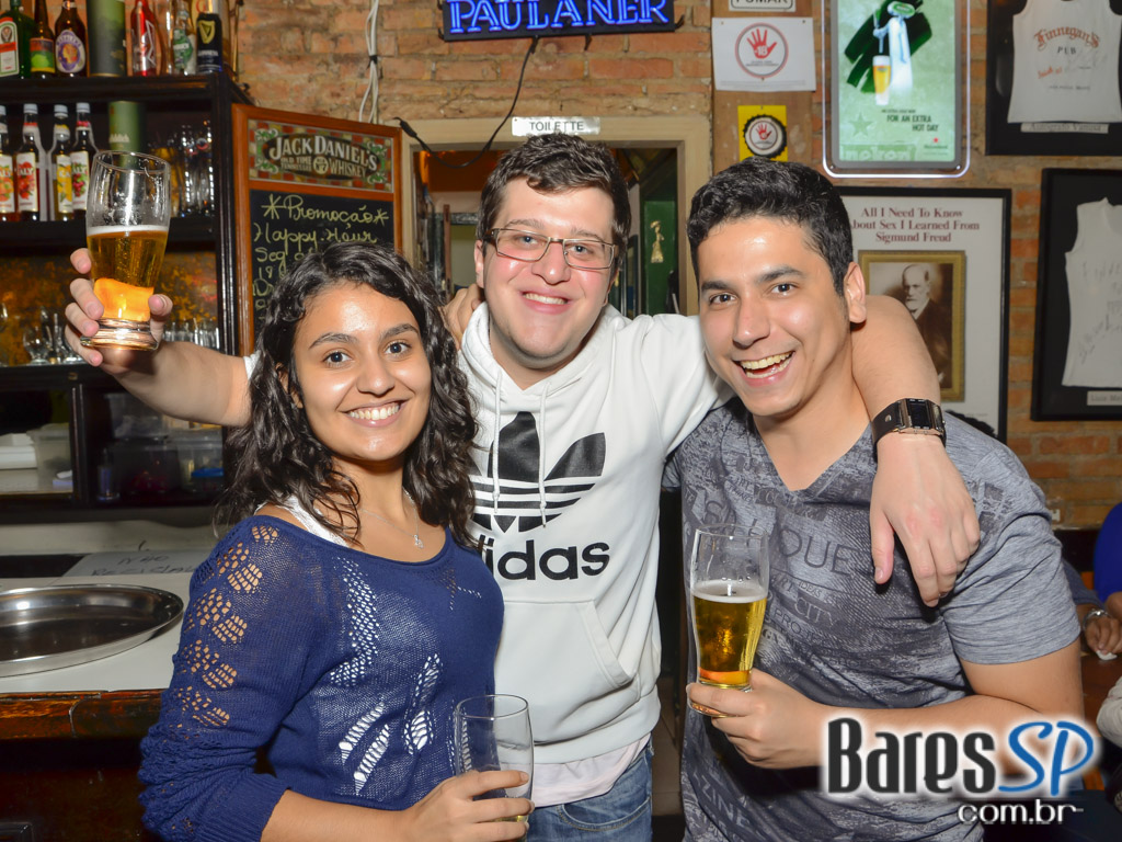 Happy hour com cervejas importadas e drinks especiais aconteceu no Finnegans Pub Happy hour com cervejas importadas e drinks especiais aconteceu no Finnegans Pub