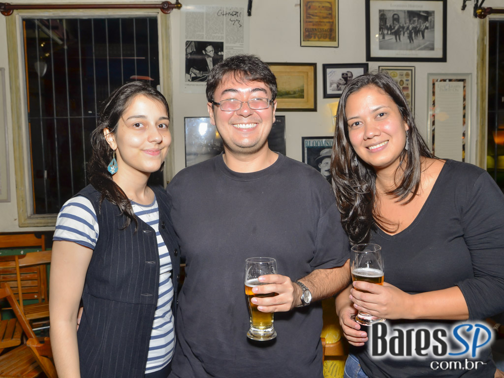 Happy hour com cervejas importadas e drinks especiais aconteceu no Finnegans Pub Happy hour com cervejas importadas e drinks especiais aconteceu no Finnegans Pub