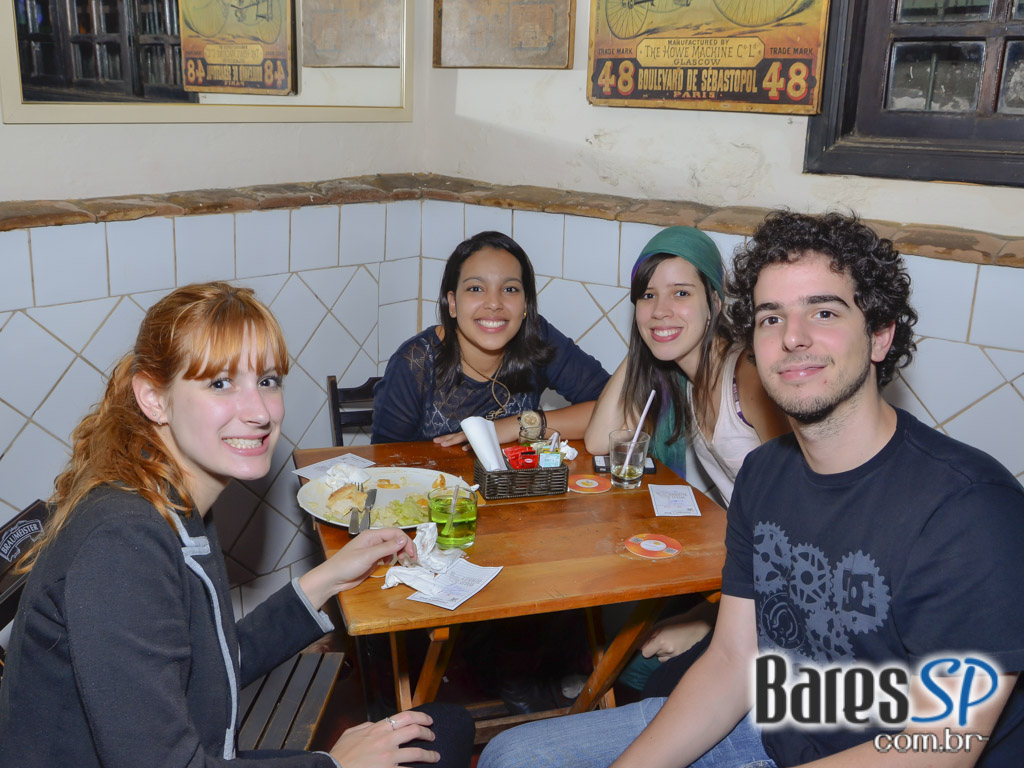 Happy hour com cervejas importadas e drinks especiais aconteceu no Finnegans Pub Happy hour com cervejas importadas e drinks especiais aconteceu no Finnegans Pub