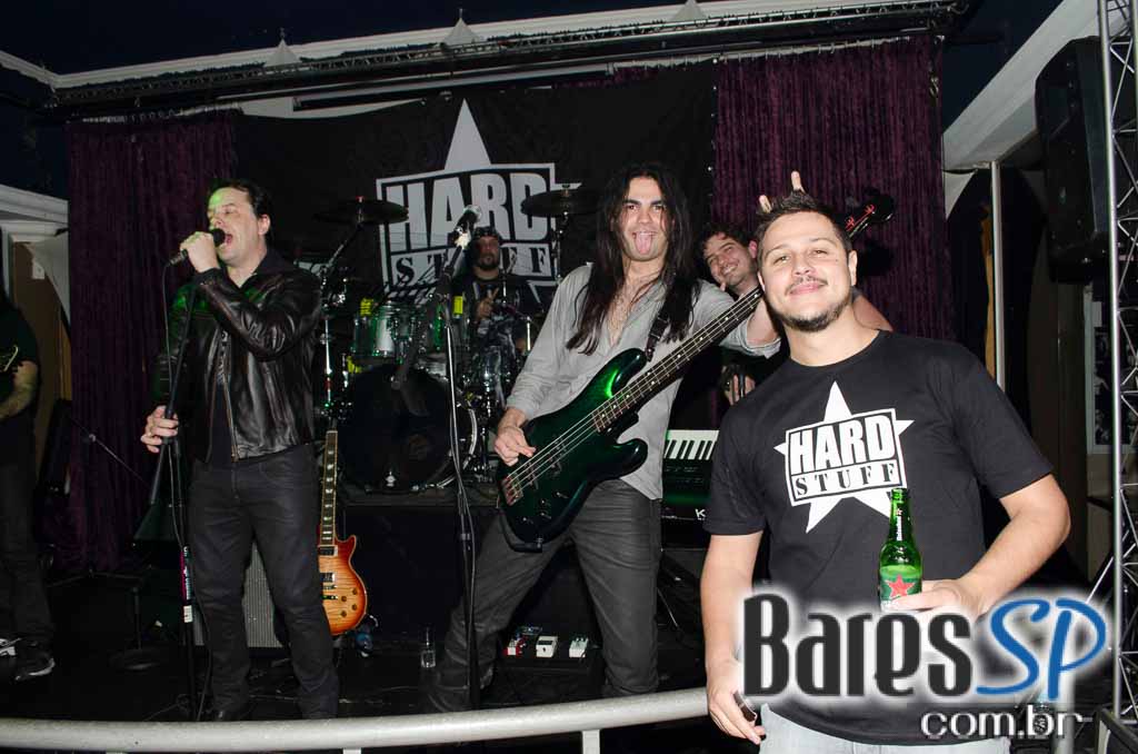 Hardstuff e DJ Adriano Roveri se apresentaram no Memphis Rock Bar Hardstuff e DJ Adriano Roveri se apresentaram no Memphis Rock Bar
