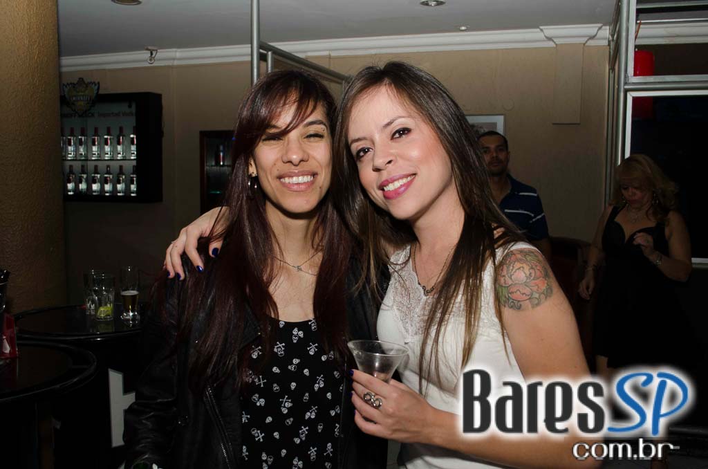 Hardstuff e DJ Adriano Roveri se apresentaram no Memphis Rock Bar Hardstuff e DJ Adriano Roveri se apresentaram no Memphis Rock Bar