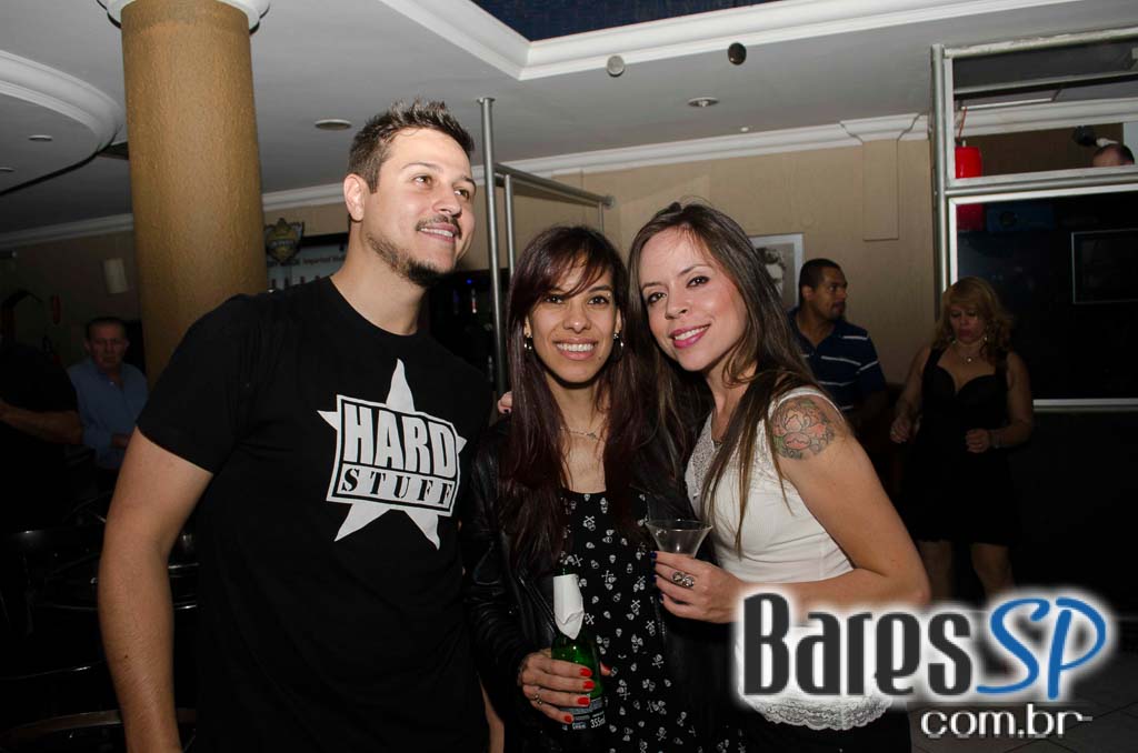 Hardstuff e DJ Adriano Roveri se apresentaram no Memphis Rock Bar Hardstuff e DJ Adriano Roveri se apresentaram no Memphis Rock Bar